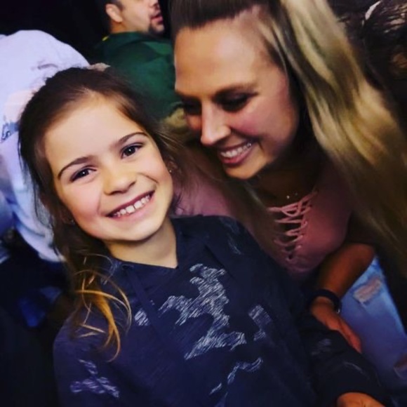 Meet your Posher, Katie - Picture 1 of 1